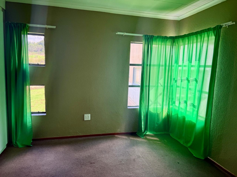 1 Bedroom Property for Sale in Willowbrook Gauteng