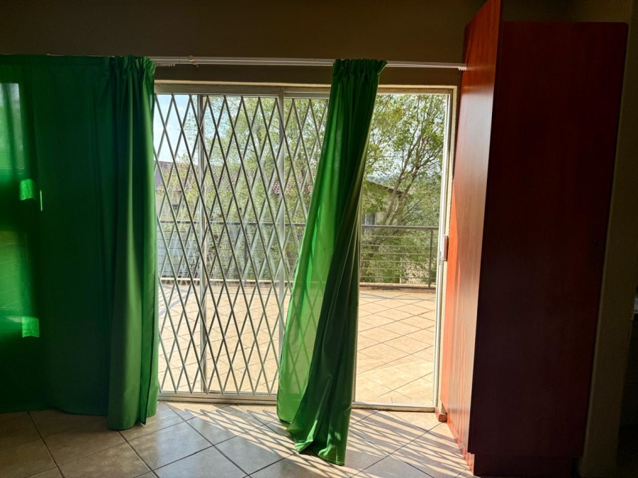 1 Bedroom Property for Sale in Willowbrook Gauteng