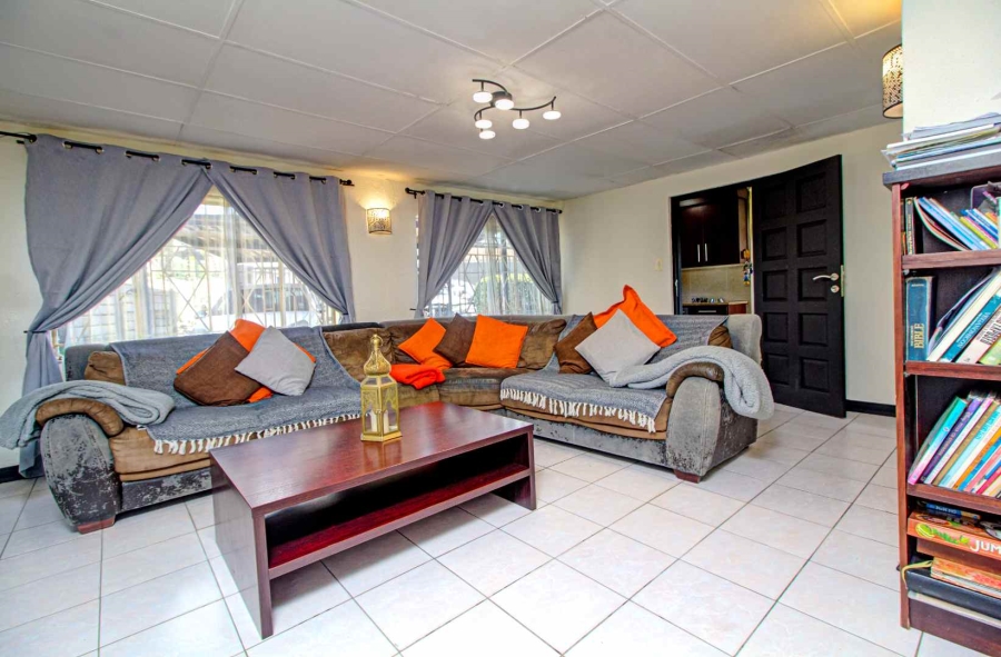 4 Bedroom Property for Sale in Strubensvallei Gauteng