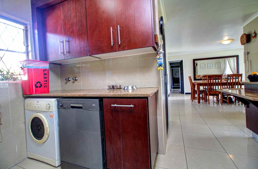 4 Bedroom Property for Sale in Strubensvallei Gauteng
