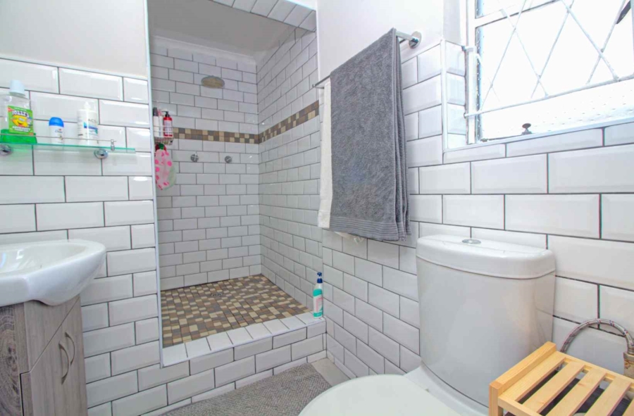 4 Bedroom Property for Sale in Strubensvallei Gauteng