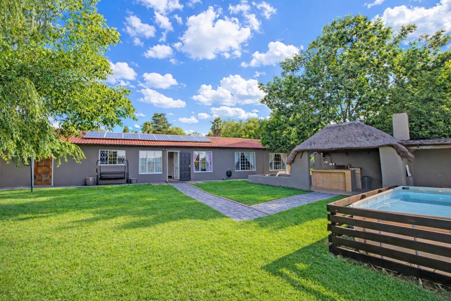 4 Bedroom Property for Sale in Strubensvallei Gauteng