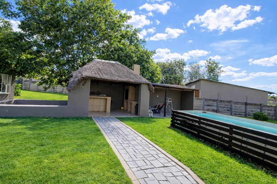 4 Bedroom Property for Sale in Strubensvallei Gauteng