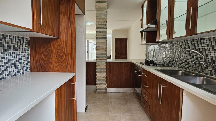 2 Bedroom Property for Sale in Sunninghill Gauteng