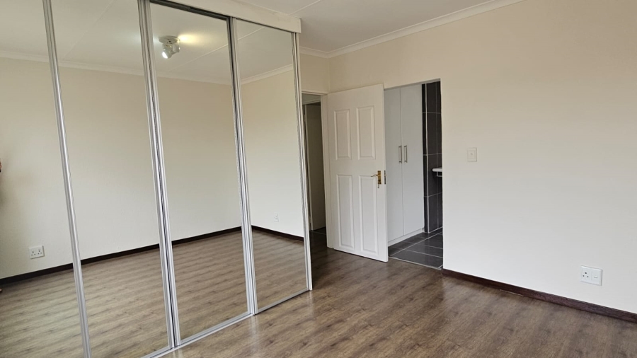 2 Bedroom Property for Sale in Sunninghill Gauteng