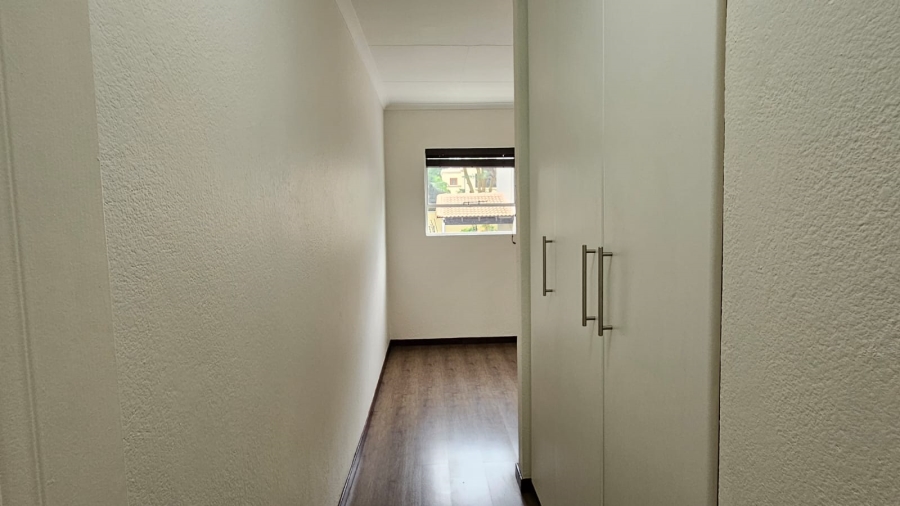 2 Bedroom Property for Sale in Sunninghill Gauteng