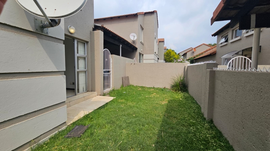 2 Bedroom Property for Sale in Sunninghill Gauteng