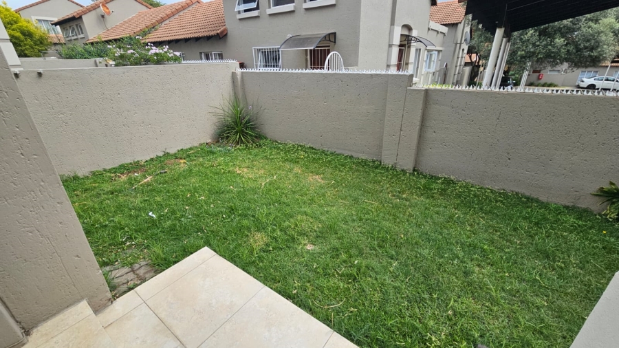 2 Bedroom Property for Sale in Sunninghill Gauteng