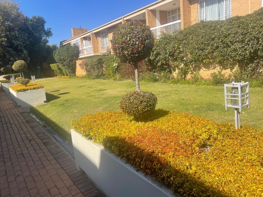 To Let 3 Bedroom Property for Rent in Illovo Gauteng