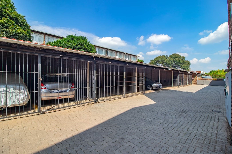 2 Bedroom Property for Sale in Doringkloof Gauteng