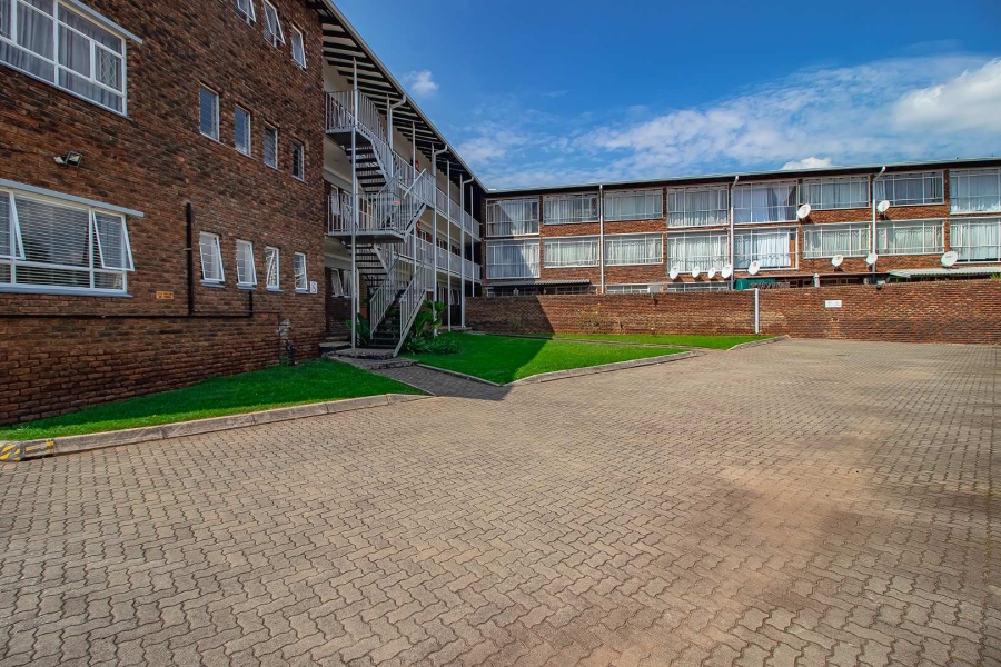 2 Bedroom Property for Sale in Doringkloof Gauteng