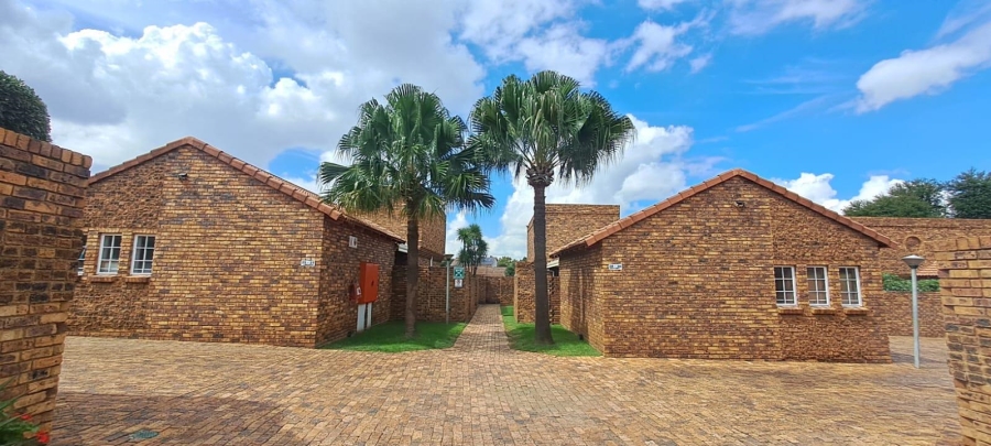 3 Bedroom Property for Sale in Brackendowns Gauteng