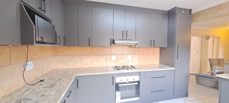 3 Bedroom Property for Sale in Brackendowns Gauteng