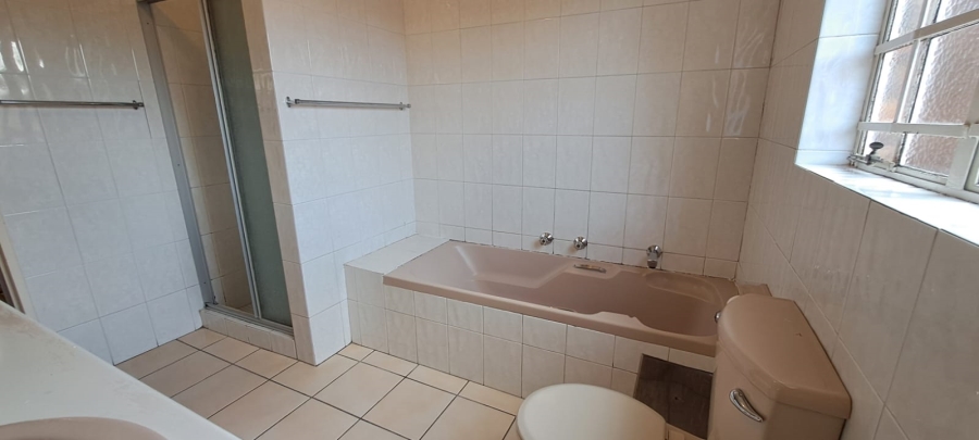 3 Bedroom Property for Sale in Brackendowns Gauteng