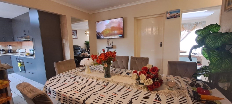 3 Bedroom Property for Sale in Brackendowns Gauteng