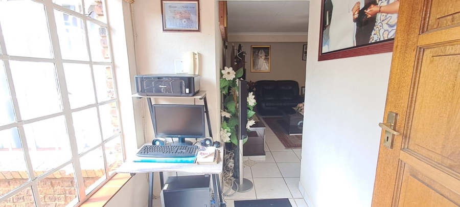 3 Bedroom Property for Sale in Brackendowns Gauteng