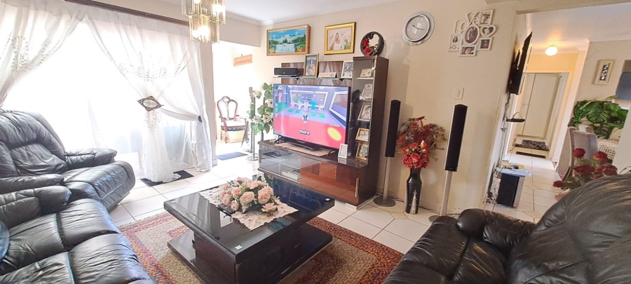 3 Bedroom Property for Sale in Brackendowns Gauteng