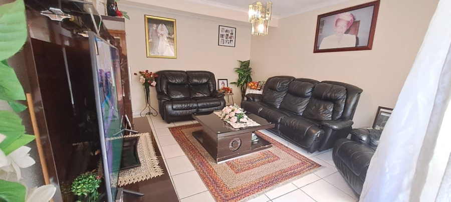 3 Bedroom Property for Sale in Brackendowns Gauteng