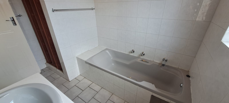 3 Bedroom Property for Sale in Brackendowns Gauteng