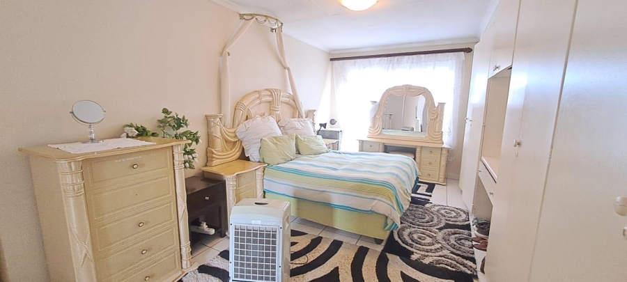 3 Bedroom Property for Sale in Brackendowns Gauteng