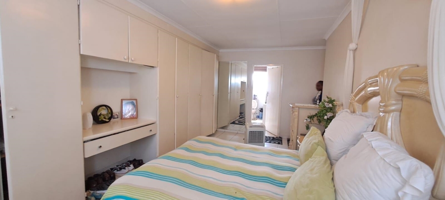 3 Bedroom Property for Sale in Brackendowns Gauteng