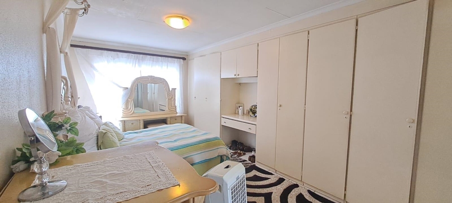 3 Bedroom Property for Sale in Brackendowns Gauteng