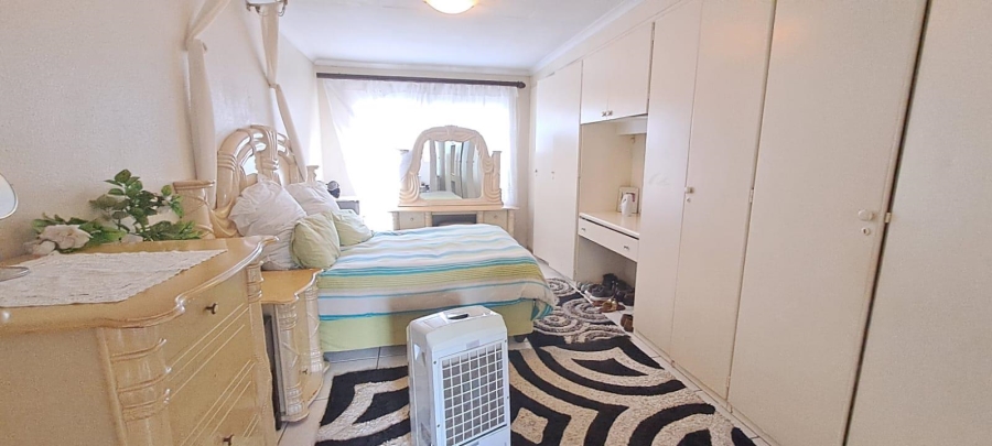 3 Bedroom Property for Sale in Brackendowns Gauteng