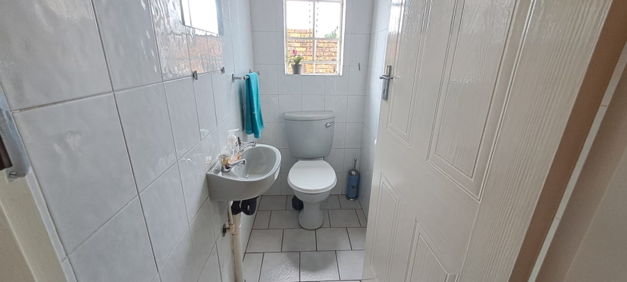 3 Bedroom Property for Sale in Brackendowns Gauteng