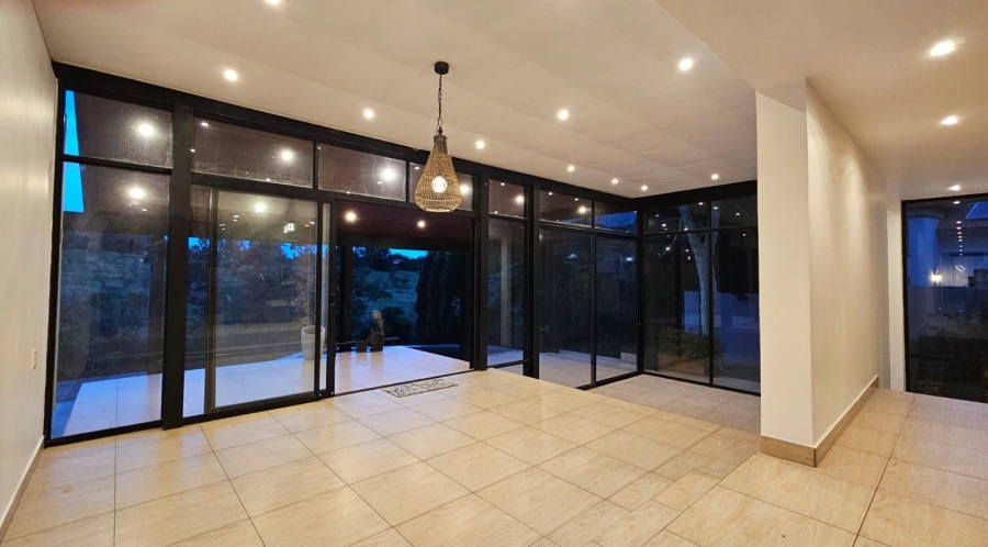 4 Bedroom Property for Sale in Zwavelpoort Gauteng