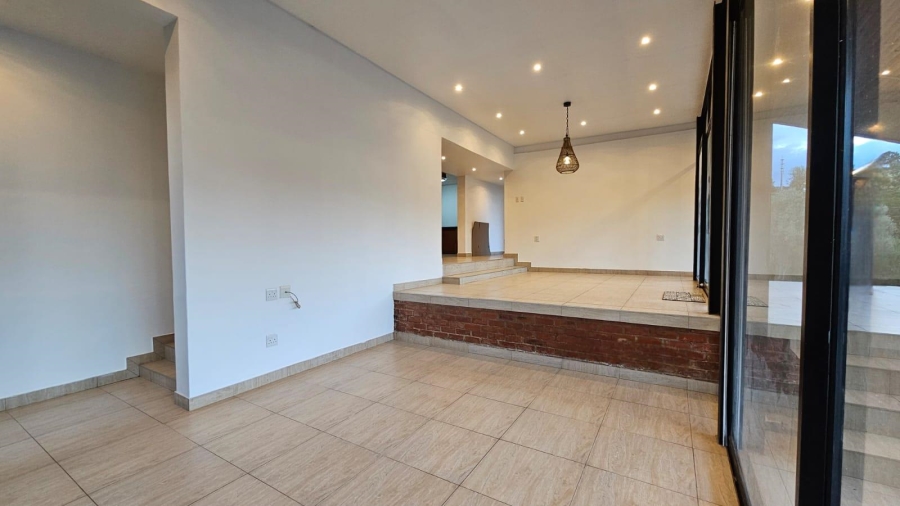 4 Bedroom Property for Sale in Zwavelpoort Gauteng