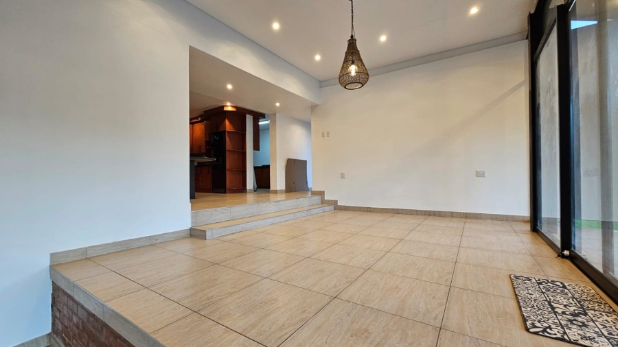 4 Bedroom Property for Sale in Zwavelpoort Gauteng