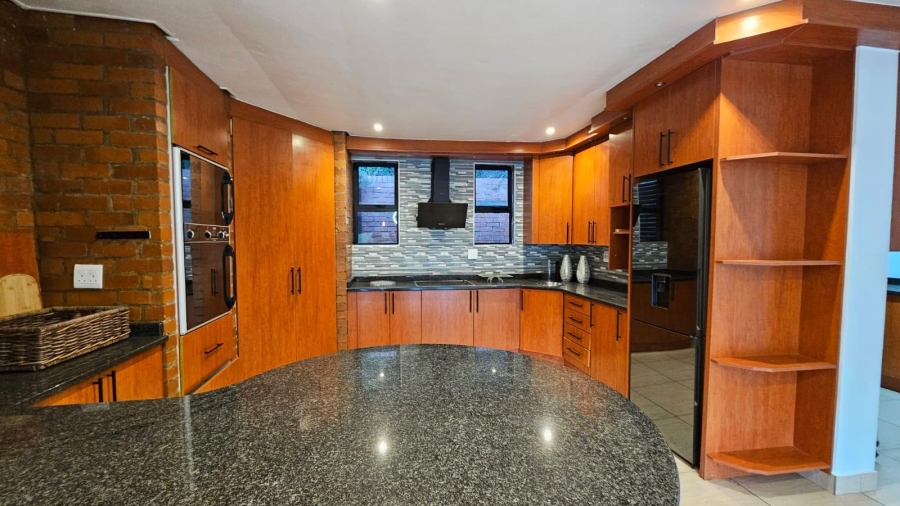 4 Bedroom Property for Sale in Zwavelpoort Gauteng