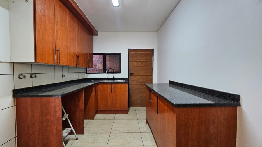 4 Bedroom Property for Sale in Zwavelpoort Gauteng