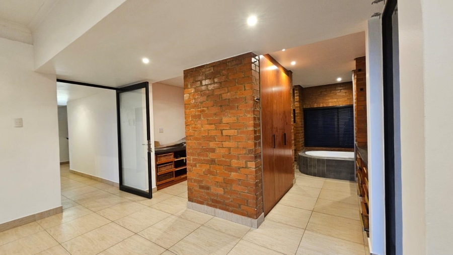 4 Bedroom Property for Sale in Zwavelpoort Gauteng