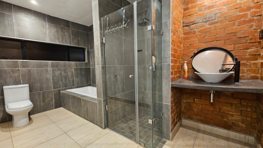 4 Bedroom Property for Sale in Zwavelpoort Gauteng