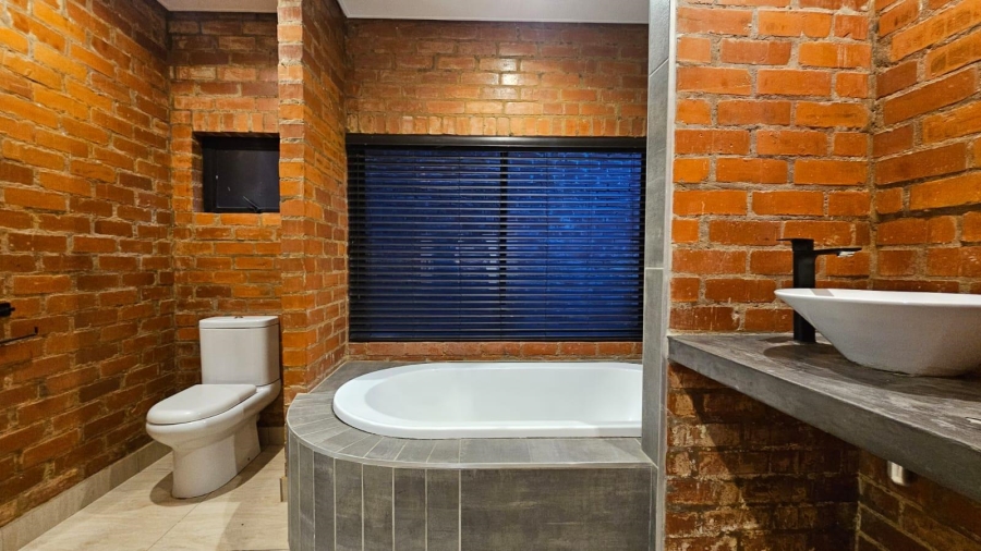 4 Bedroom Property for Sale in Zwavelpoort Gauteng