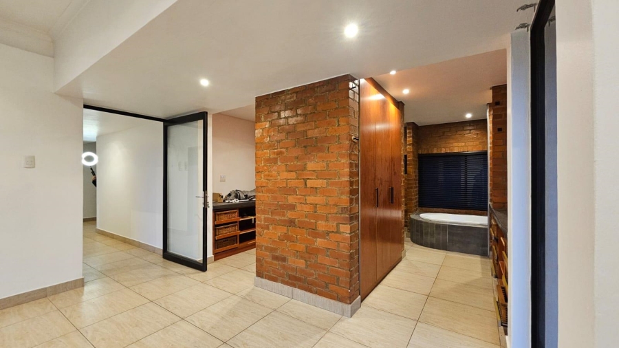 4 Bedroom Property for Sale in Zwavelpoort Gauteng