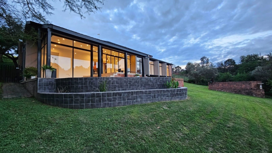 4 Bedroom Property for Sale in Zwavelpoort Gauteng