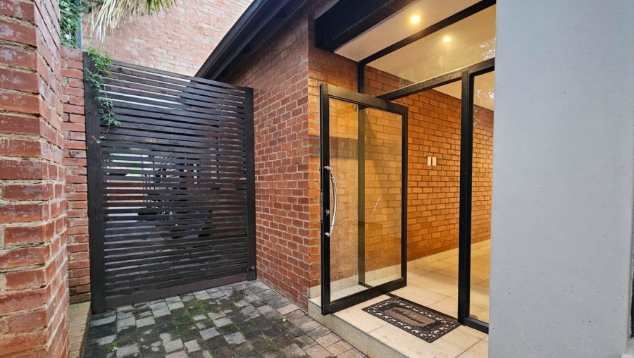 4 Bedroom Property for Sale in Zwavelpoort Gauteng