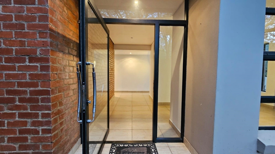 4 Bedroom Property for Sale in Zwavelpoort Gauteng