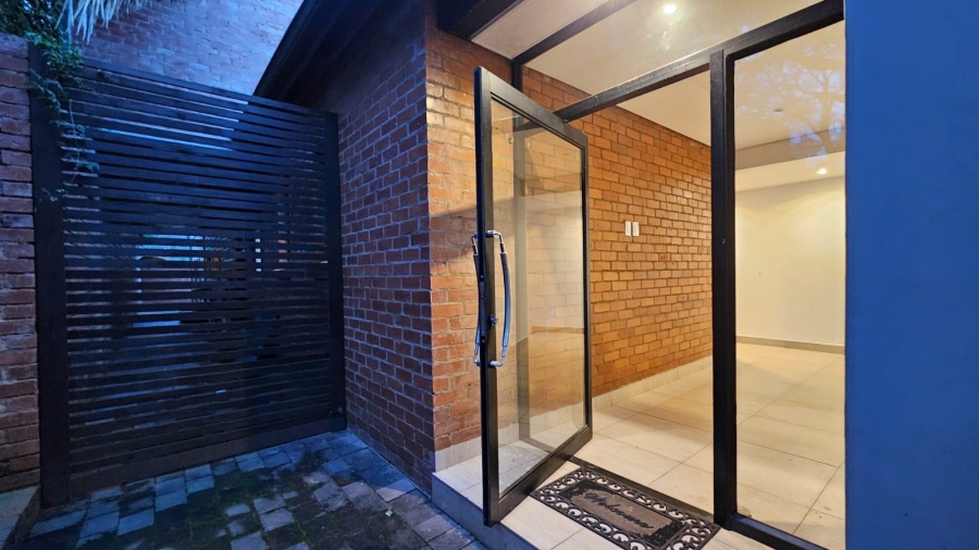 4 Bedroom Property for Sale in Zwavelpoort Gauteng