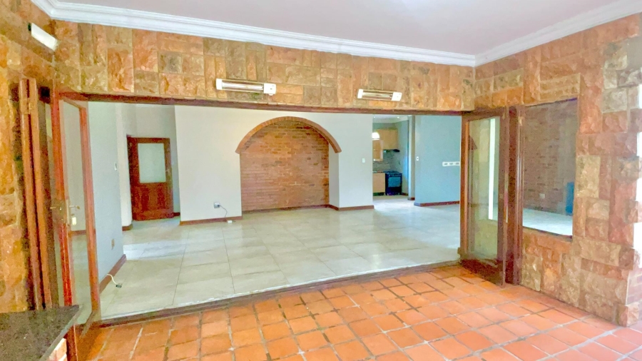 To Let 4 Bedroom Property for Rent in Willow Acres Gauteng