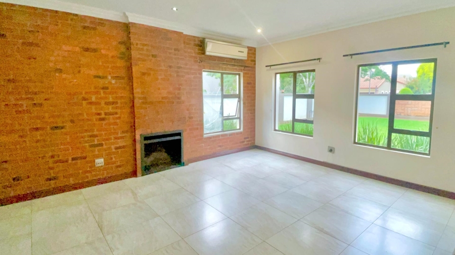 To Let 4 Bedroom Property for Rent in Willow Acres Gauteng