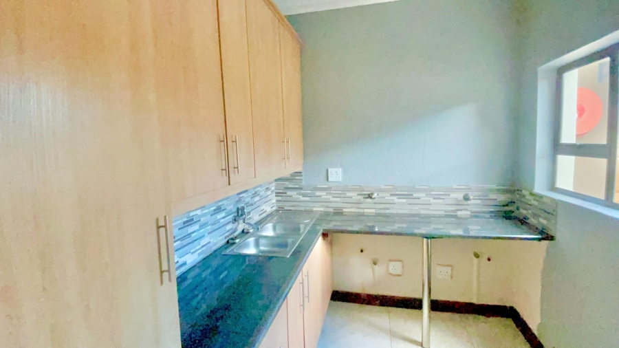 To Let 4 Bedroom Property for Rent in Willow Acres Gauteng