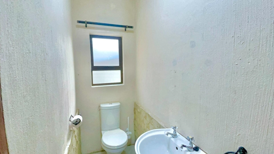 To Let 4 Bedroom Property for Rent in Willow Acres Gauteng