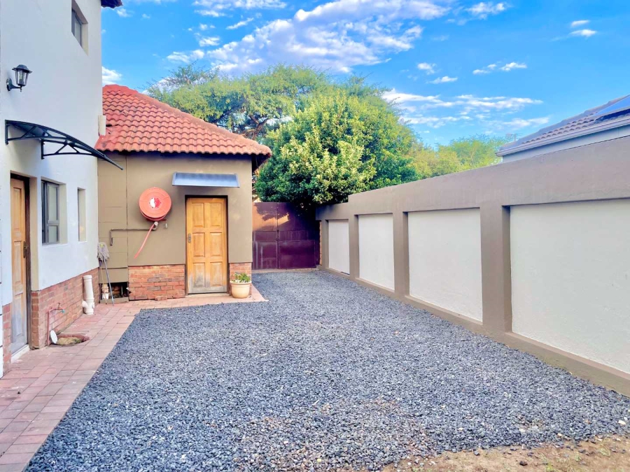 To Let 4 Bedroom Property for Rent in Willow Acres Gauteng