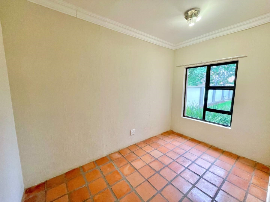 To Let 4 Bedroom Property for Rent in Willow Acres Gauteng