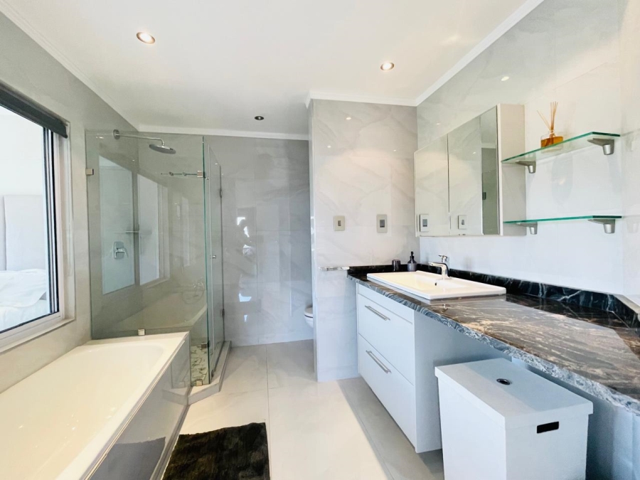 2 Bedroom Property for Sale in Sandhurst Gauteng