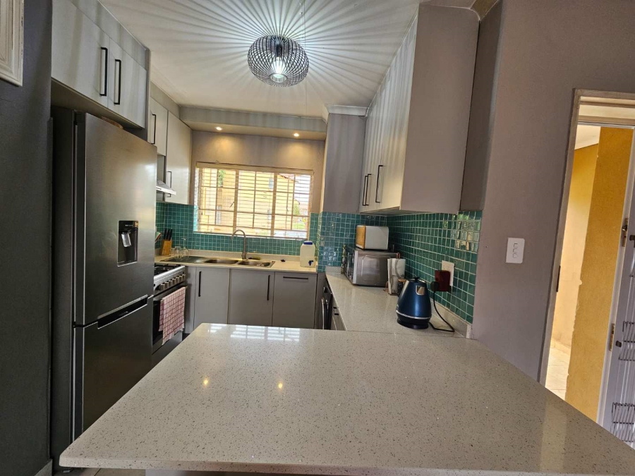 2 Bedroom Property for Sale in Eldorette Gauteng