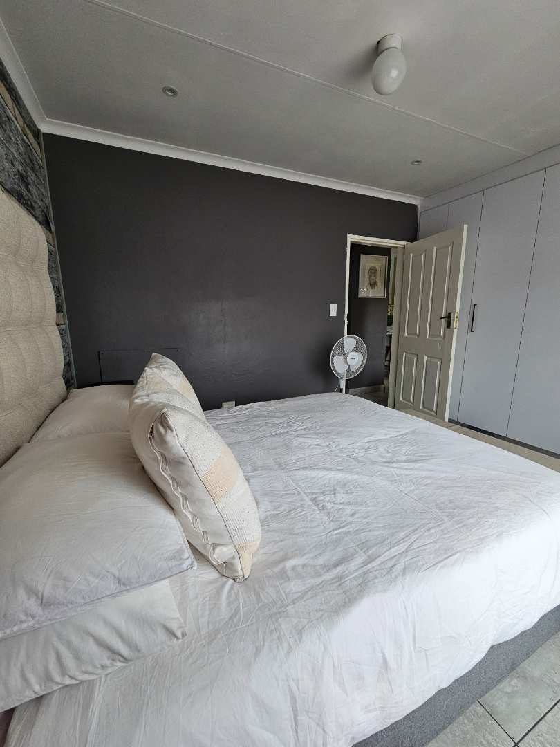 2 Bedroom Property for Sale in Eldorette Gauteng